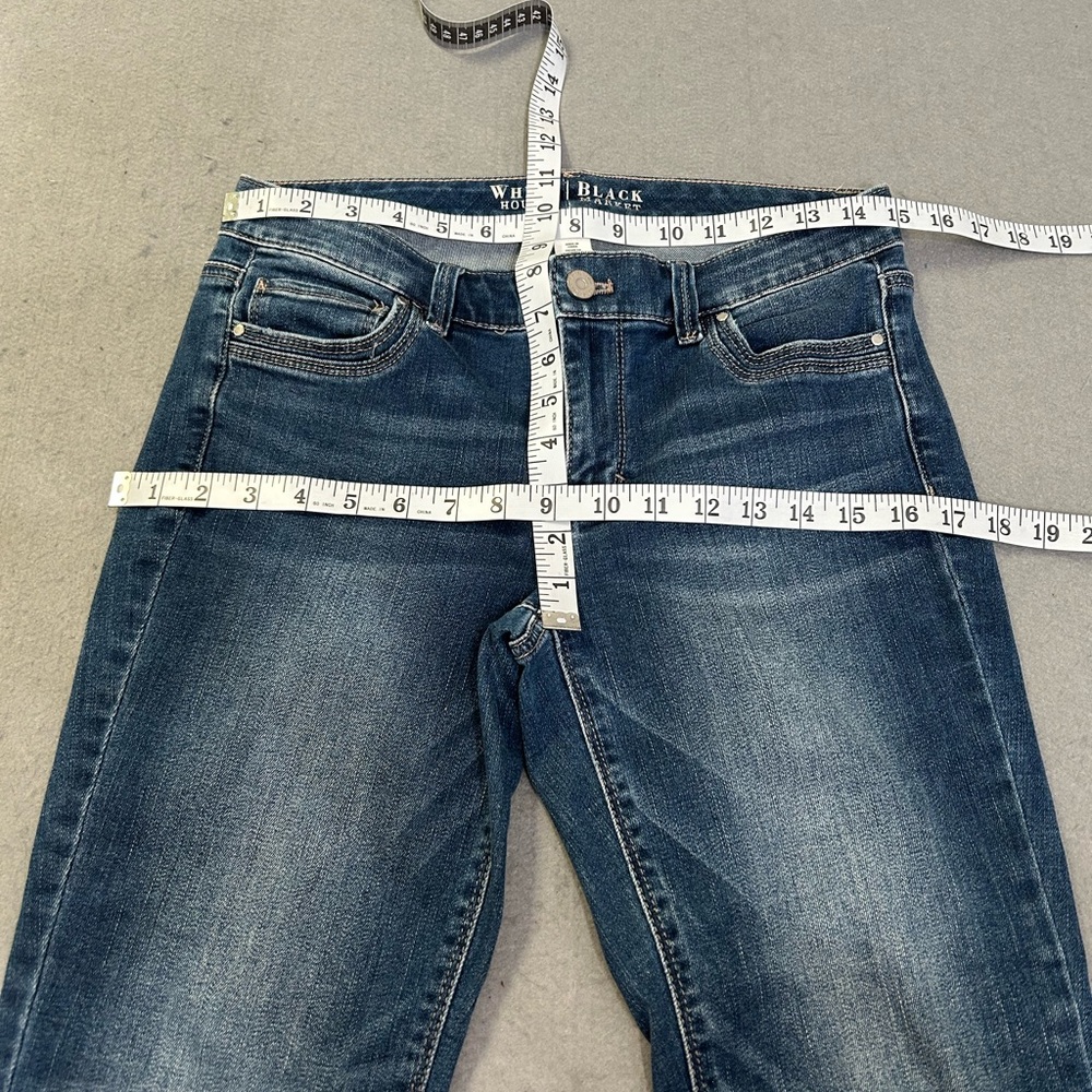 Women’s White House Black Market Straight Leg Jeans Size 4 Stretch Denim - Picture 3 of 6